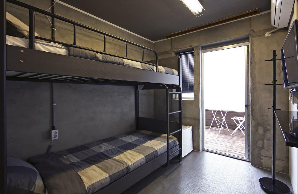 Mido Hostel Σεογκουίπο Δωμάτιο φωτογραφία